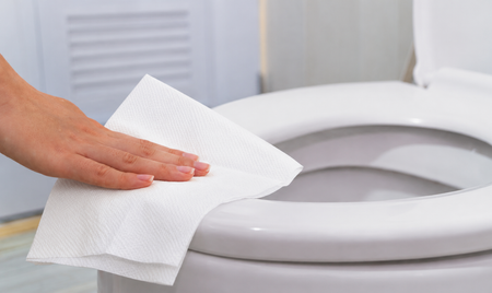 3 Tips to Clean Your Bathroom in Under 15 Minutes